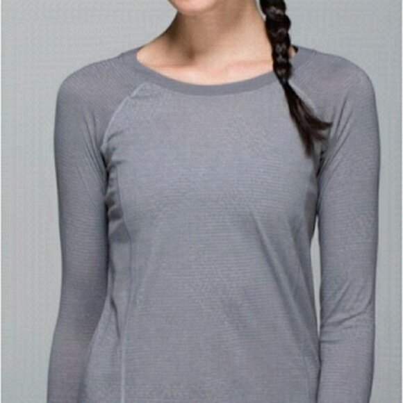 ❄️ LULULEMON Turn It Up Long Sleeve ❄️ - Picture 1 of 9